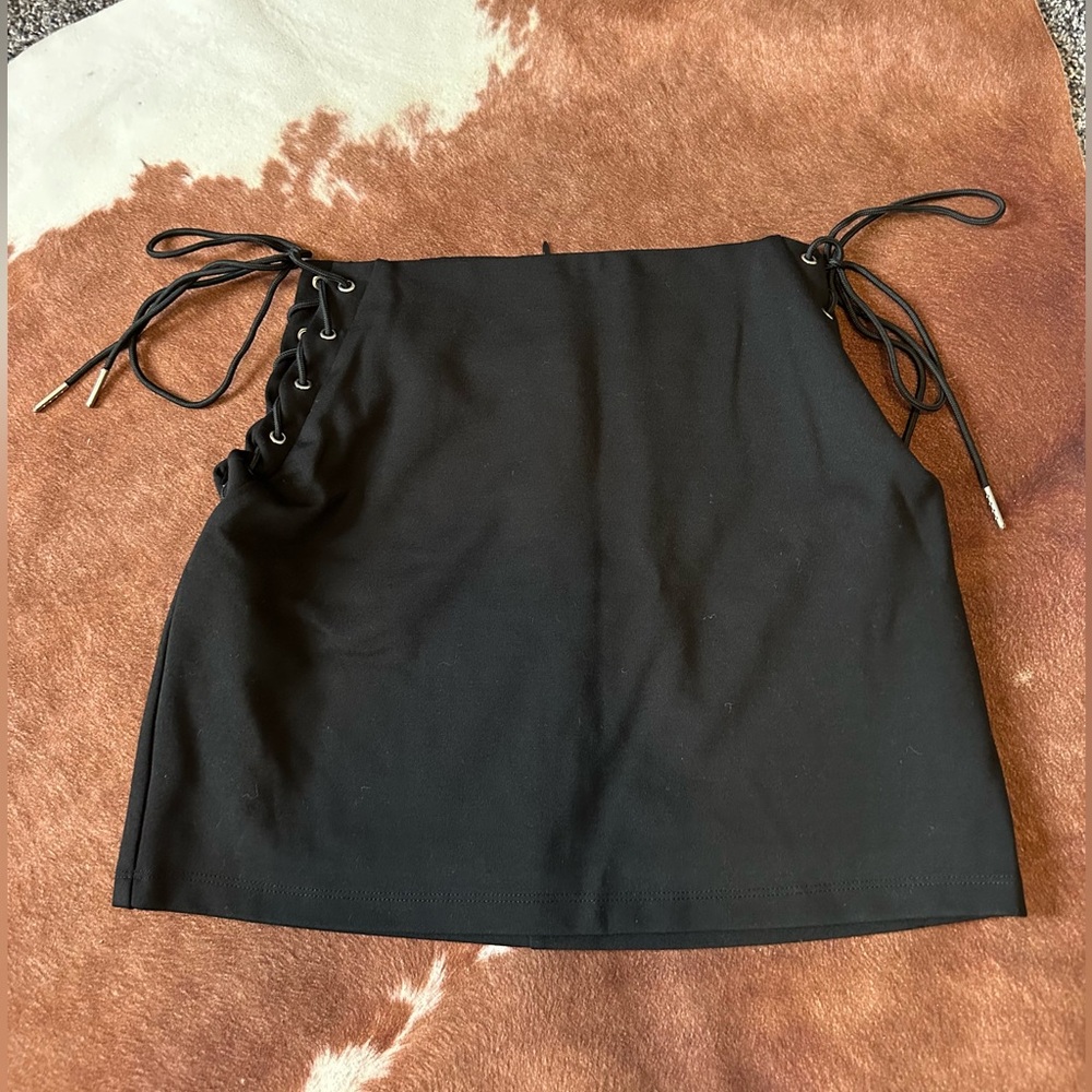 FOREVER 21 black mini skirt